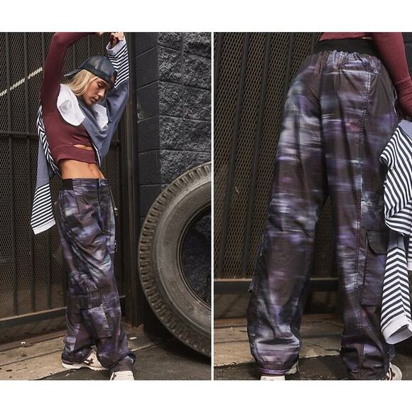 Free People Movement women's Mesmerize Me Printed Pants  S NWT Cargo Relaxed - Picture 9 of 9